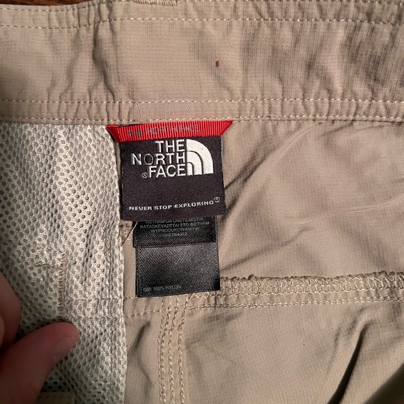 Men’s north face shorts - Picture 7 of 8